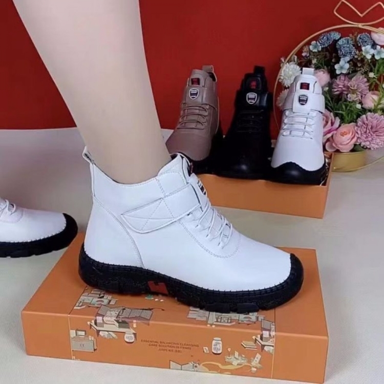 Чобітки жіночі - білі