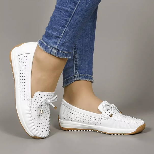 Жіночі мокасини  - білі
