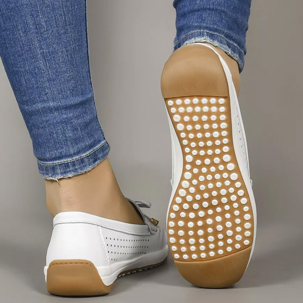 Жіночі мокасини  - білі