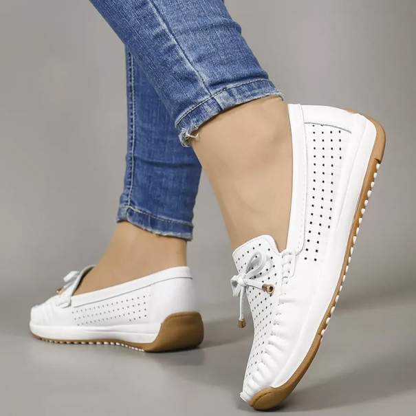 Жіночі мокасини  - білі