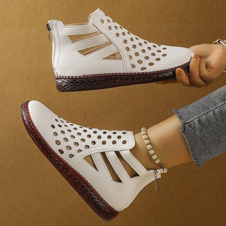 Літні сандалі - білі