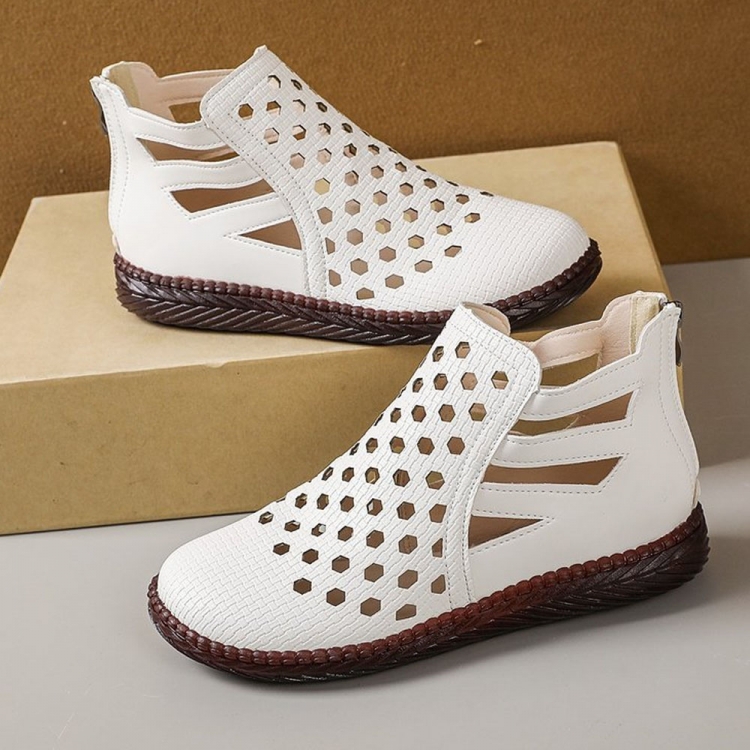 Літні сандалі - білі